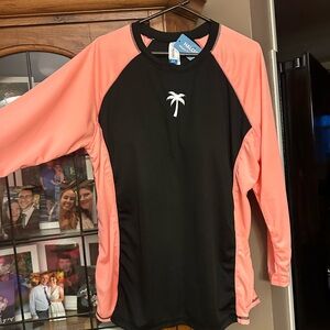 NEW NWT 2XL Black and Coral Rash Guard Top with Built in Bra with Palm Tree Logo
